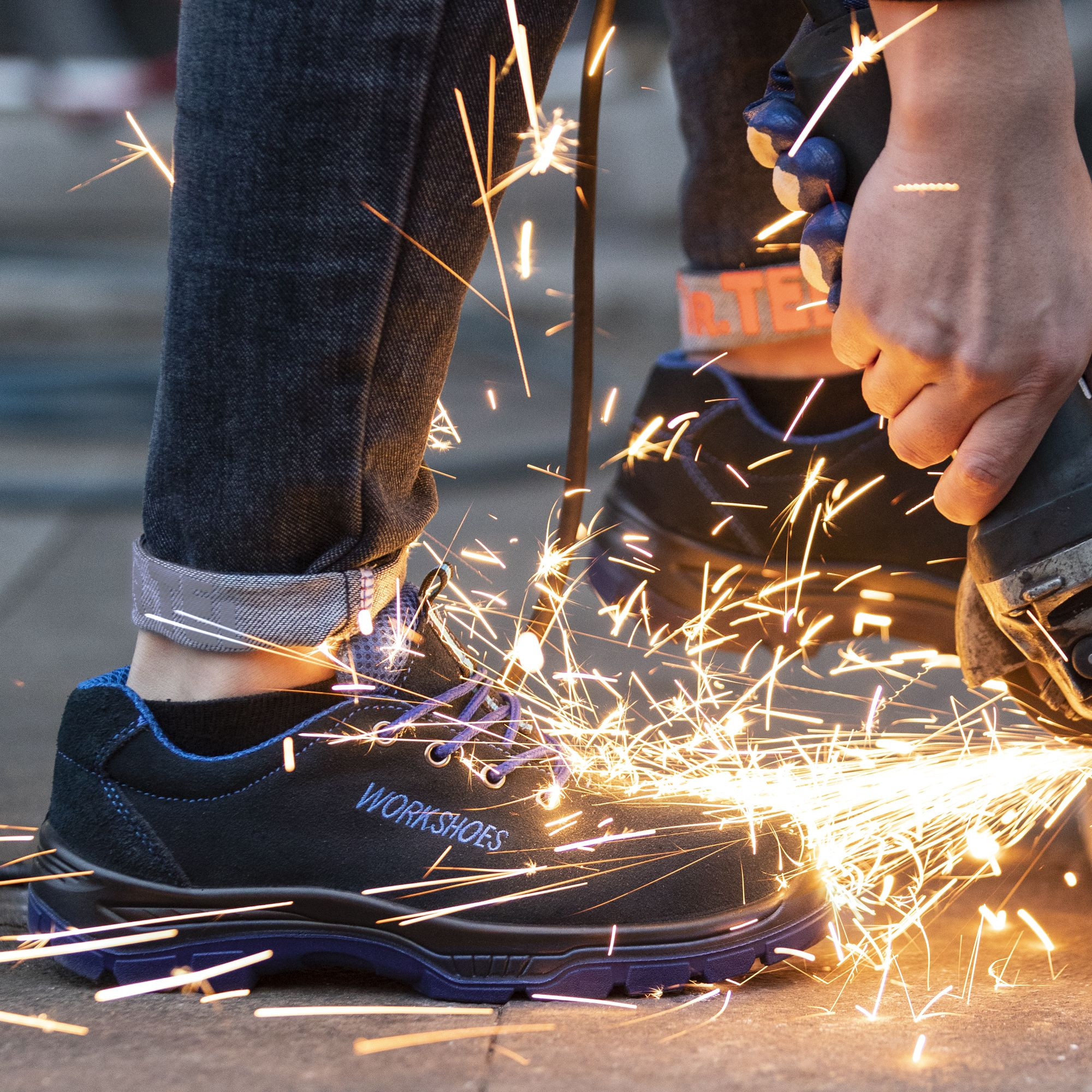 Middle Cut Safety Shoes Puncture-resistant Anti-slip Wear-resistant Work Shoes