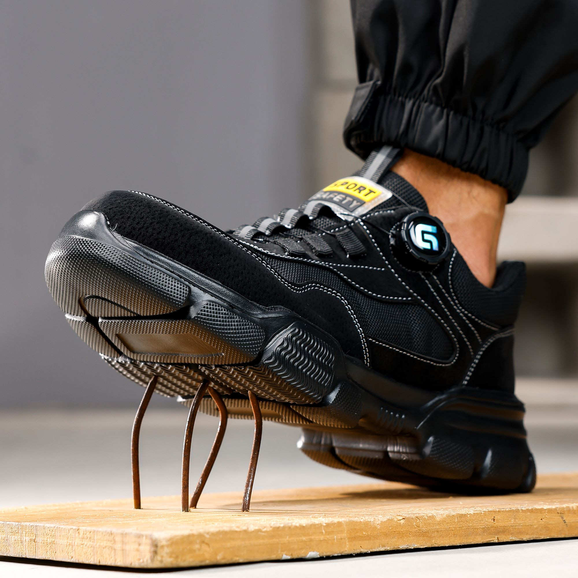 Black Mens Work Shoes Mesh Upper Steel Toe Breathable Anti Static Lightweight Slip Resistant Mens Work Shoes