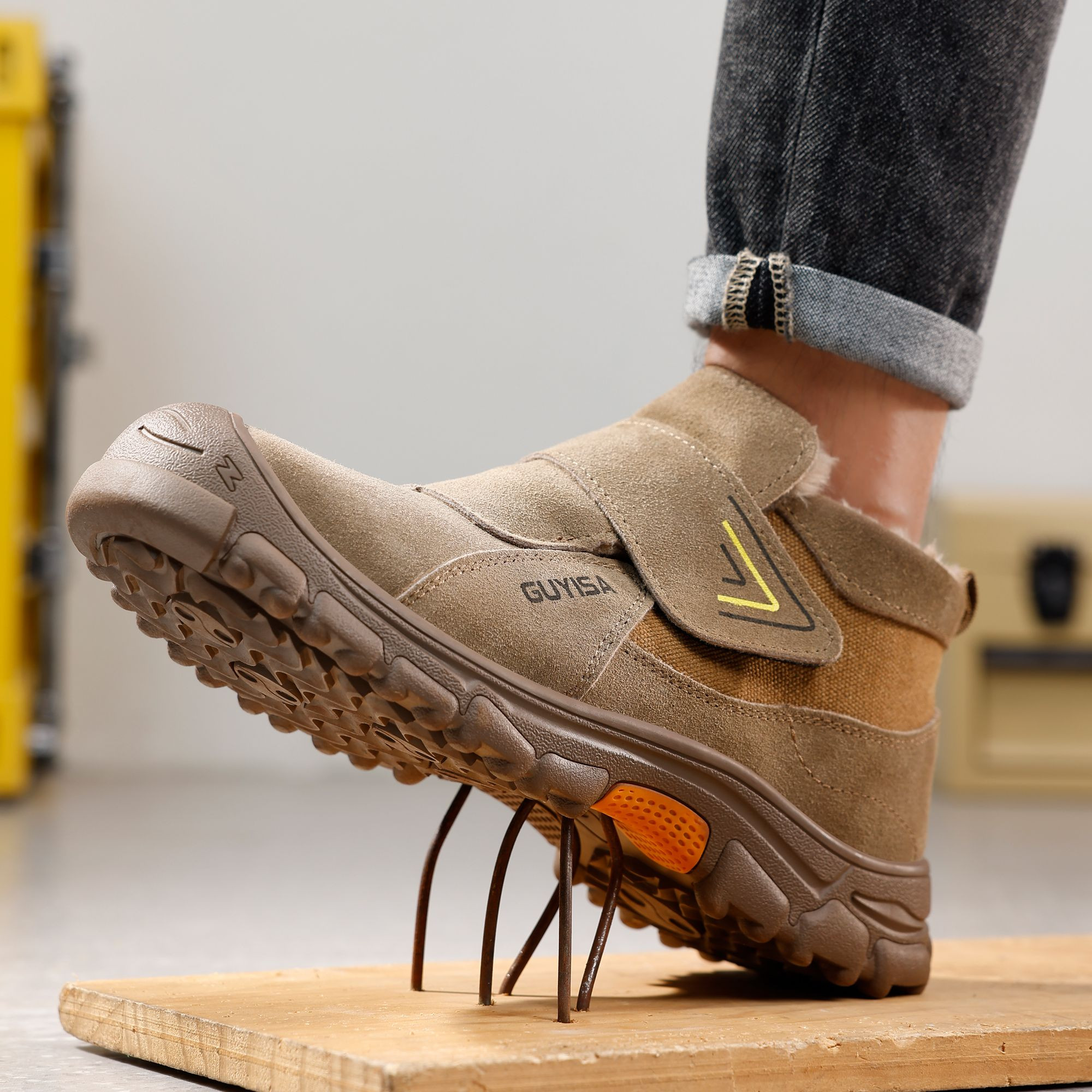 GUYISA Non-Slip and Anti-Ironing Welders Safety Shoes Work Boots for Protective Work Environments