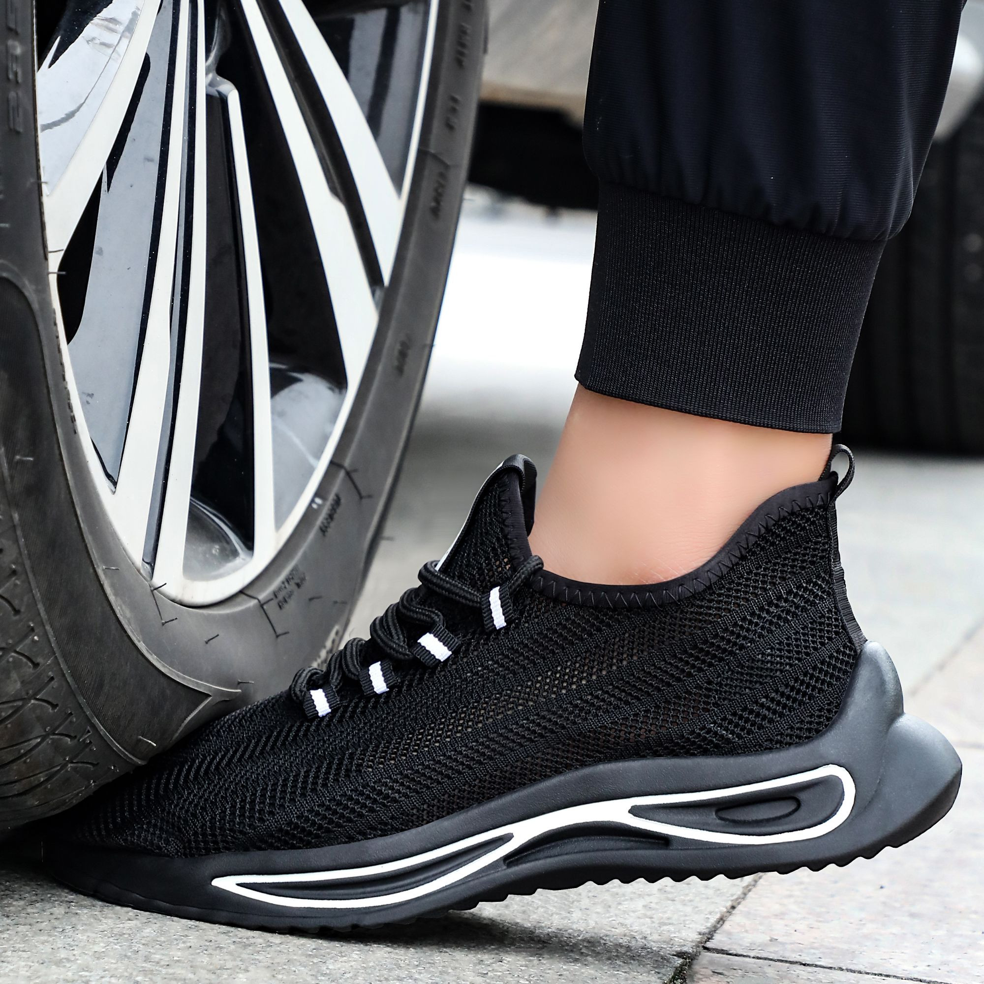 Professional Insulated Labor protection Shoes Light and Comfortable PU Outsole Breathable Fly Woven Upper Safety Shoes